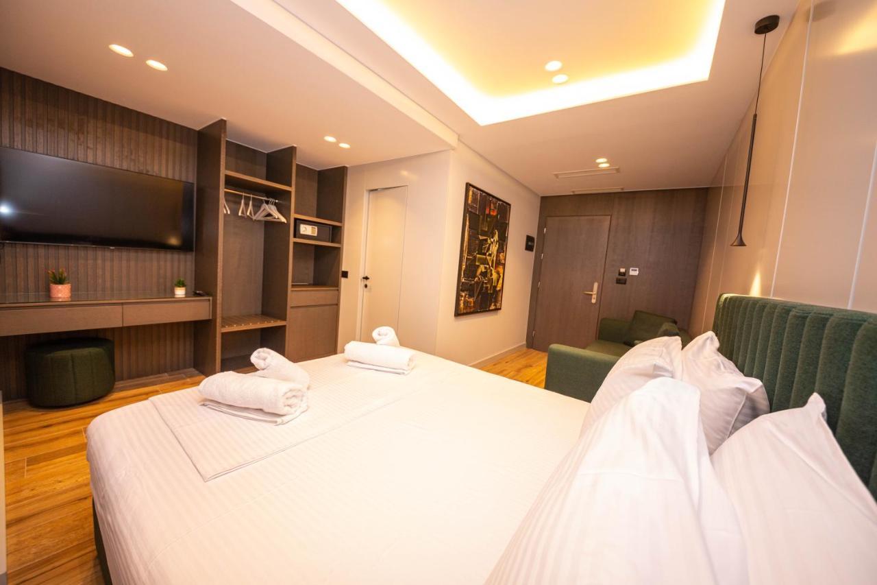 Hotel Lili-1 Saranda Extérieur photo
