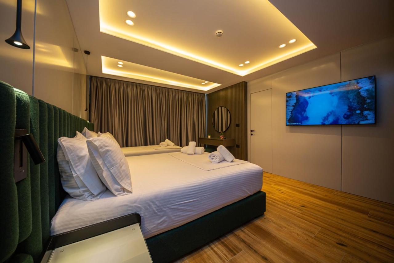 Hotel Lili-1 Saranda Extérieur photo