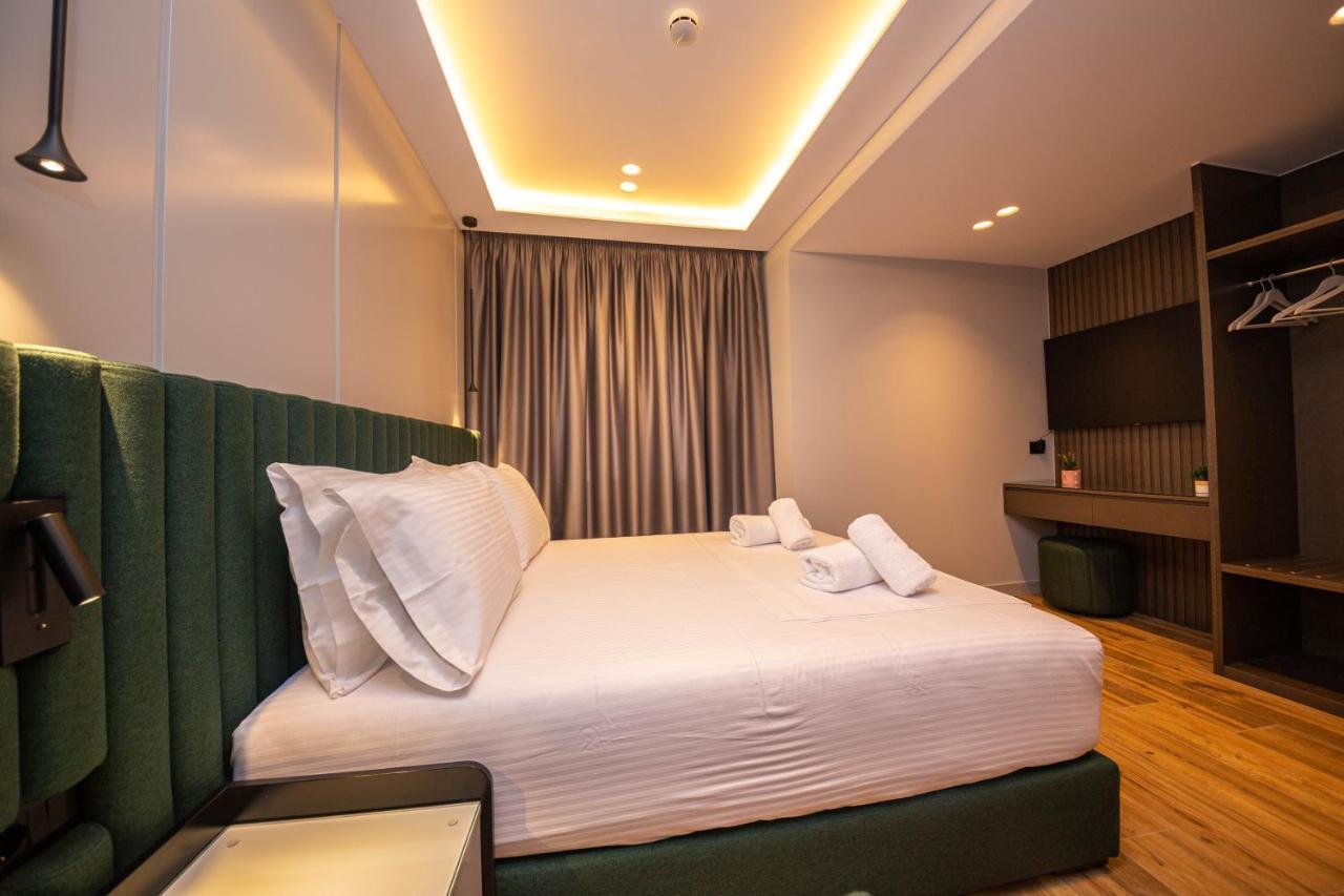 Hotel Lili-1 Saranda Extérieur photo