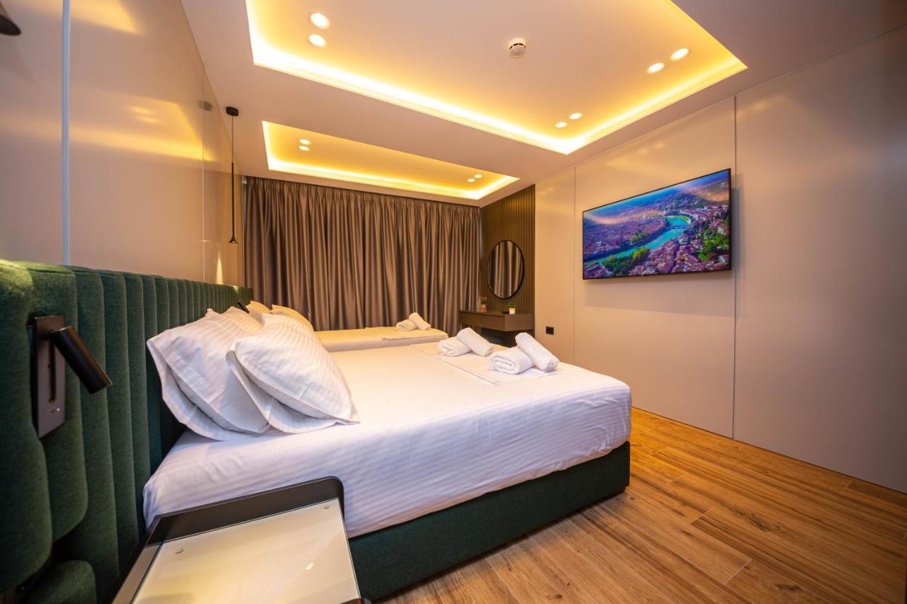 Hotel Lili-1 Saranda Extérieur photo